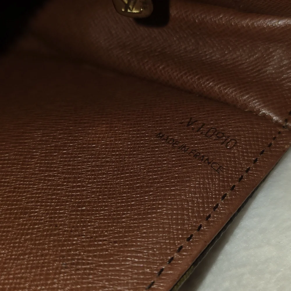 Authentic LOUIS VUITTON Chantilly MM Crossbody